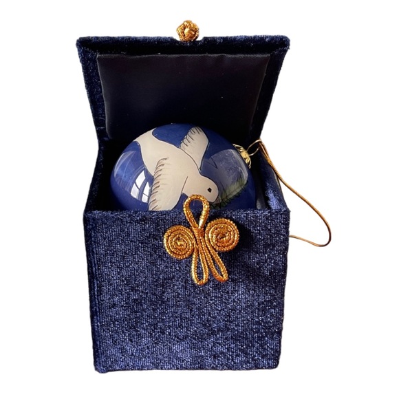 Vintage 2000 Pier 1 Li Bien "Dove & Olive Branch" Inside Art Glass Ball Ornament - Picture 1 of 10